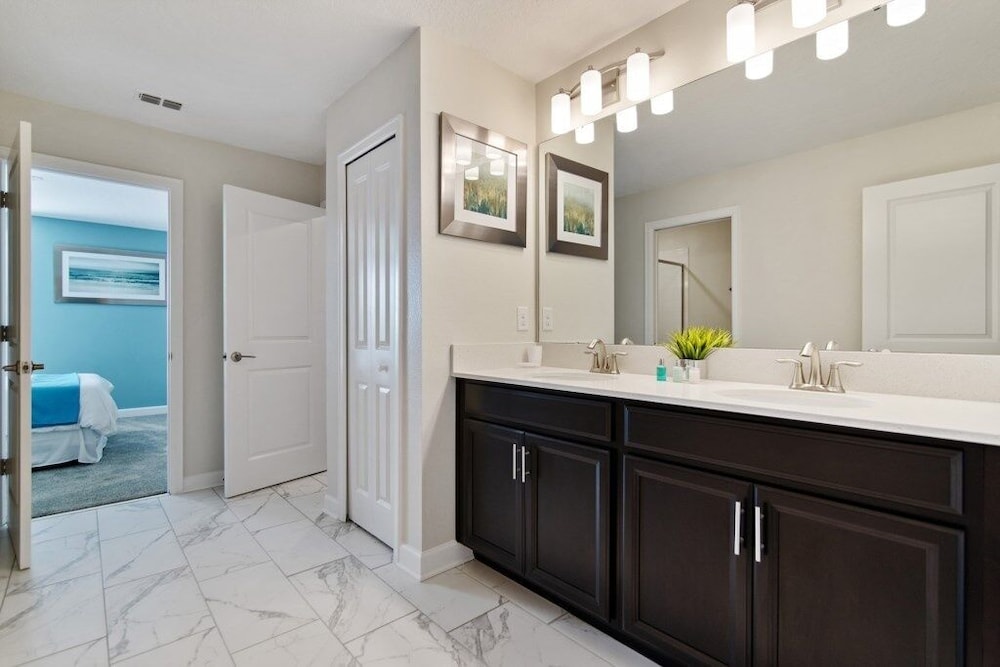 Spacious 8 Bed Pool Home With Game Room 8 Bedroom Condo by RedAwning view 3