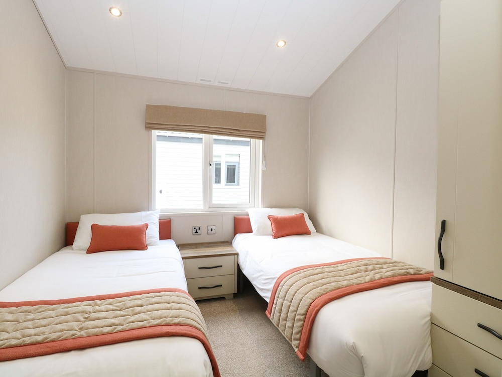 Broadland Sands Lodge