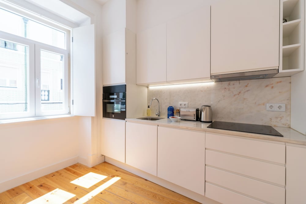Sunny Lisbon Apartments by SoulPlaces
