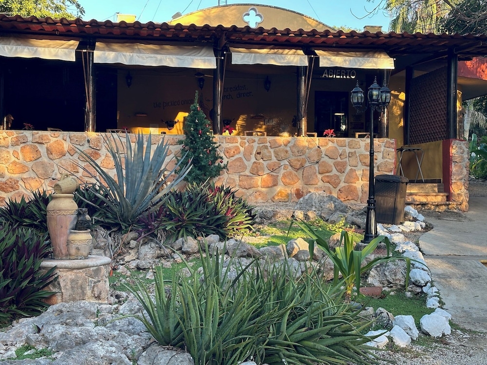 The Pickled Onion B&B and Restaurant Uxmal