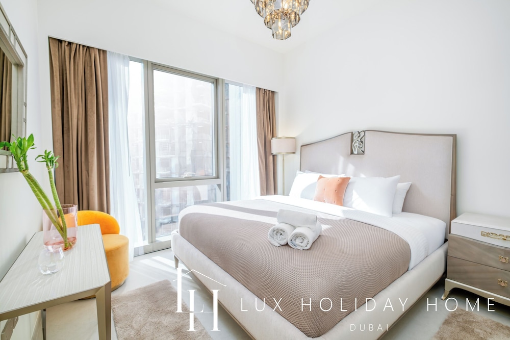LUX The Grande Signature Skyline Suite