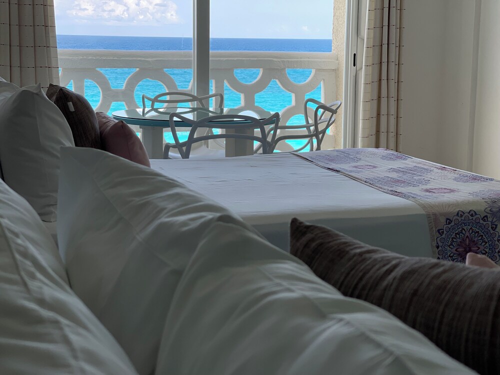 OvaCancun Apartments
