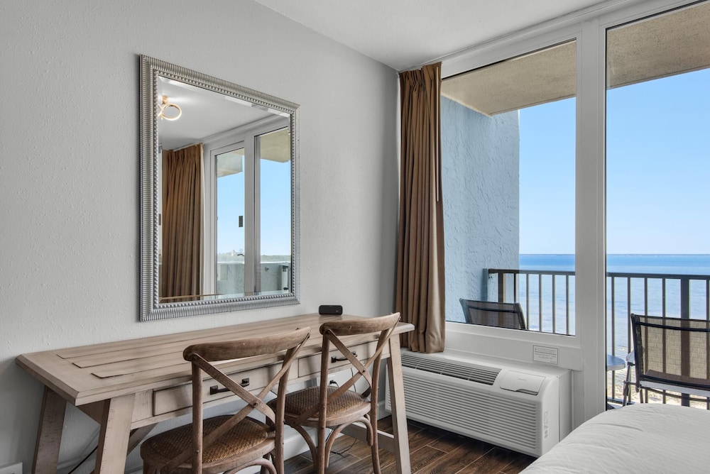 Bayside Inn 6786