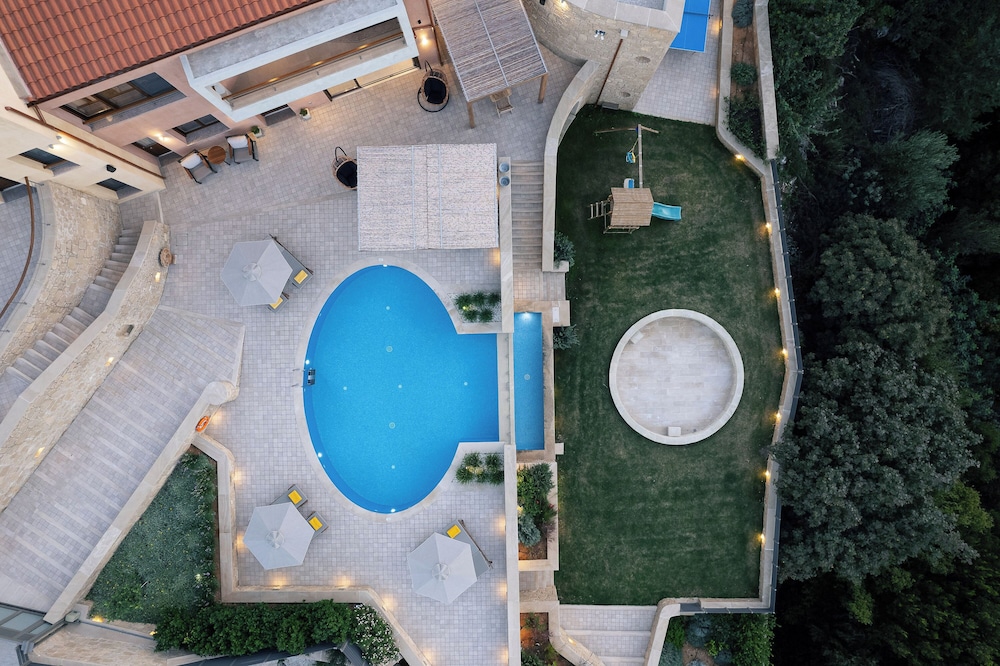 Vardina Villa