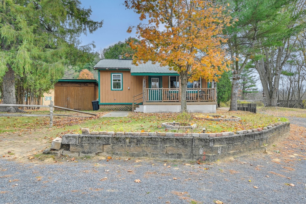 2 Mi to Lake Champlain: Cabin w/ River Access! view 5