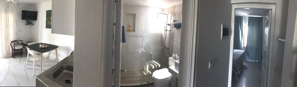 ON THE Caribbean SEA - Crystal Apartment view 3
