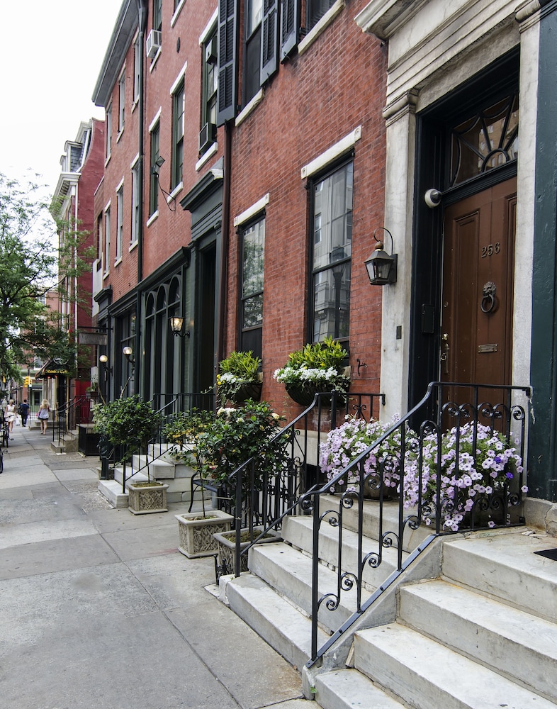 Hotel The DWIGHT D Hotel - Image 1