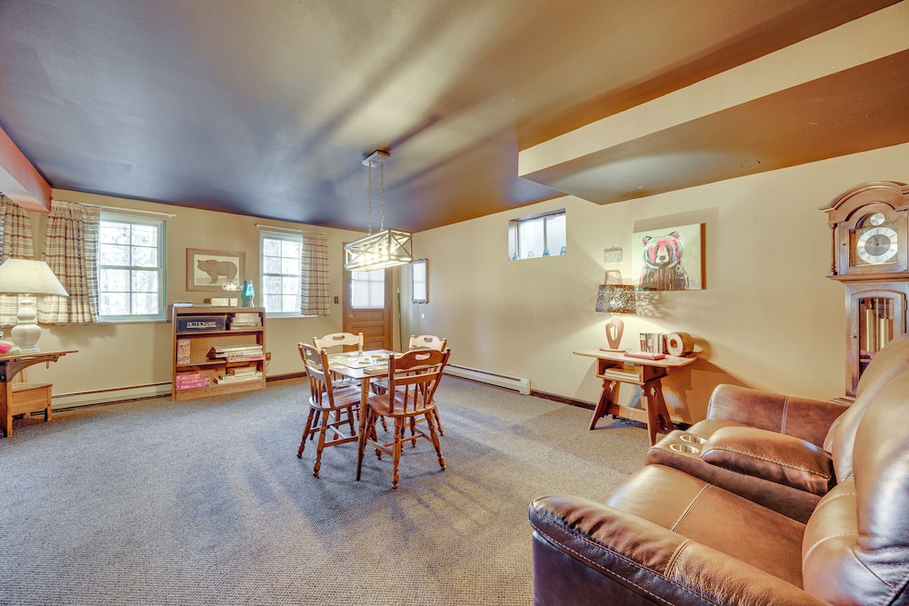 5 Mi to Castlewood Canyon: 'grandma's House'