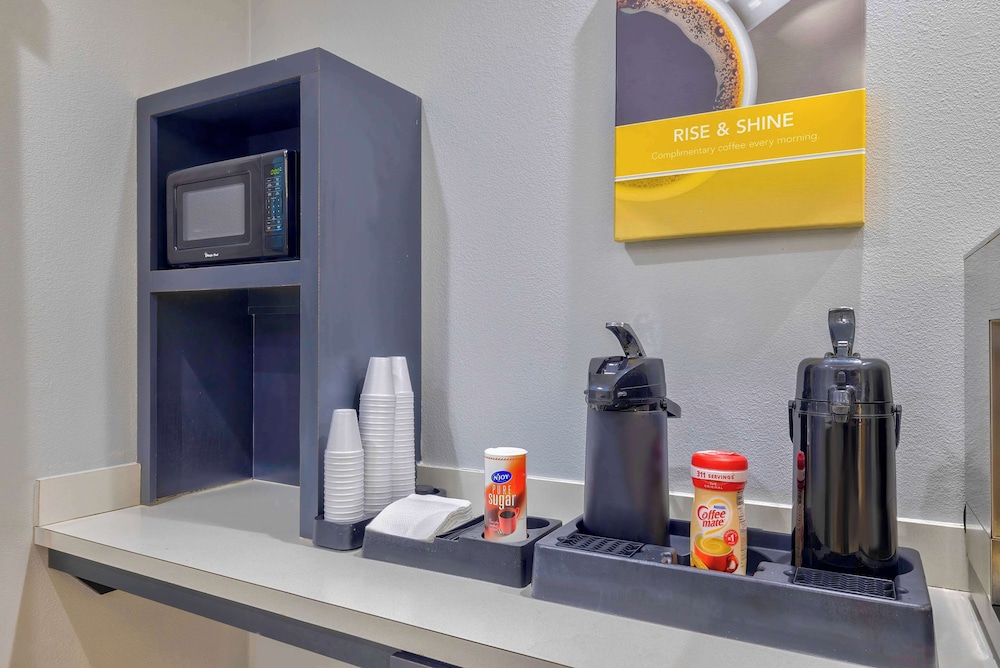 Studio 6 Suites Texas City, Tx - I-45 South - Property Image 9