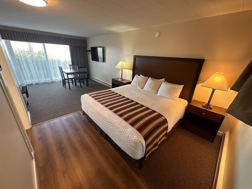 Astoria Crest Motel