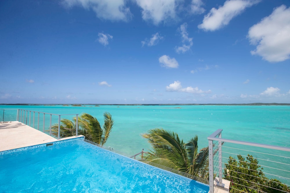 5 BR Waterfront Villa On Chalk Sound Blue Water