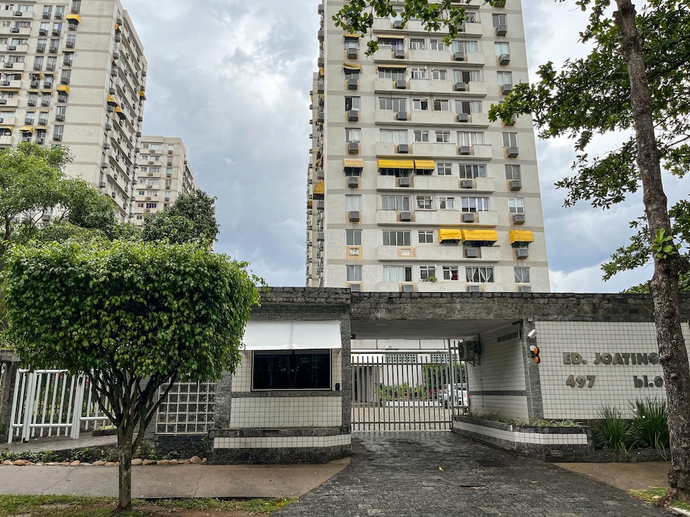 Your Complete Retreat in Barra da Tijuca Av702