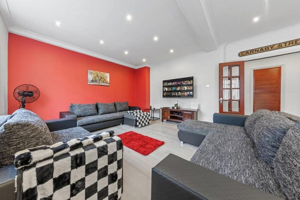 London Chic Apartment - City Center Gem