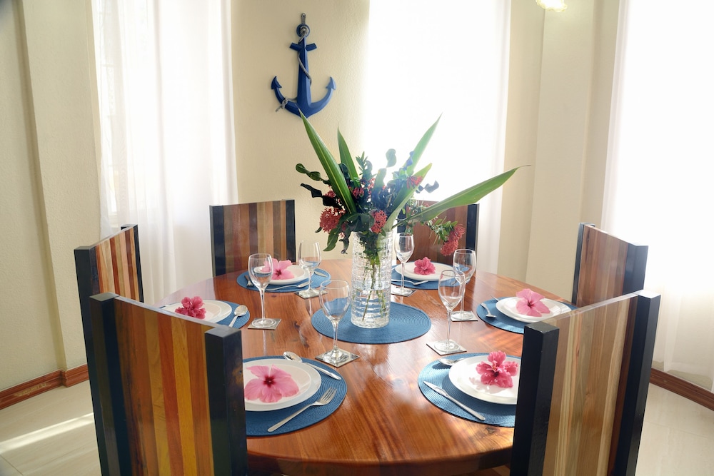 Blue Parrot Beach House