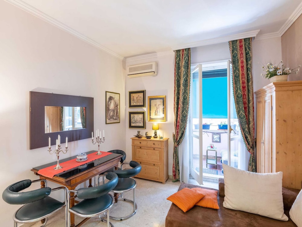 Apartment in Rome With Balcony