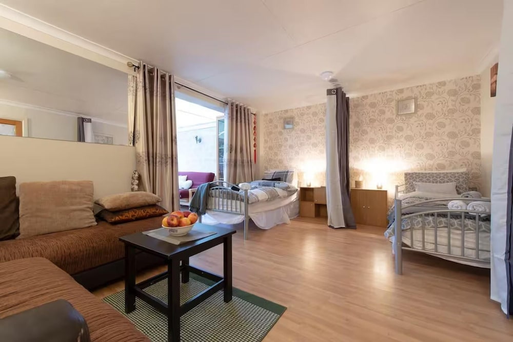 3bedroom Sleeps8 Parking Familyfriendly Nearexcel