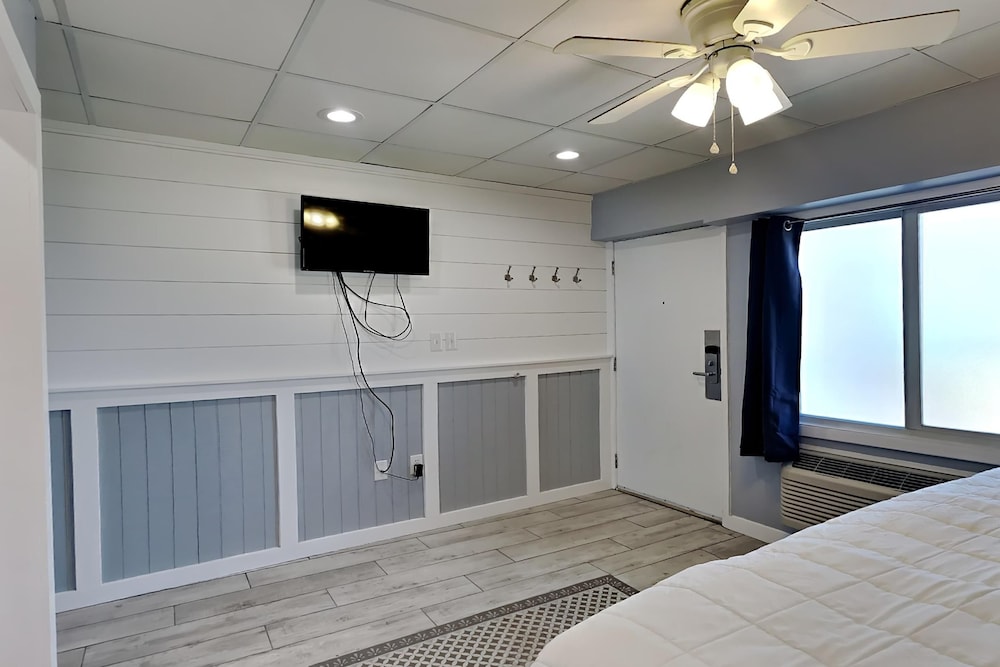 Continental Condominiums II by Resort Collection