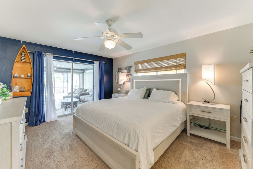 Fish, Swim & Relax: Canal-front Port Charlotte Gem