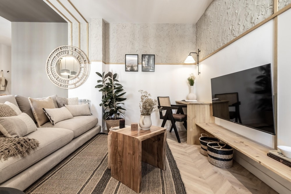 Marbore - 4 Bedrooms Apartment in Trafalgar