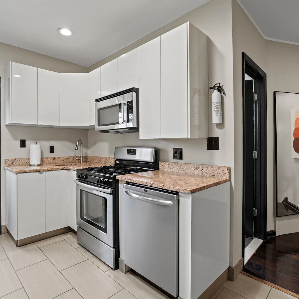 Spacious Sunny Shaw 1BR 1BA Apartment