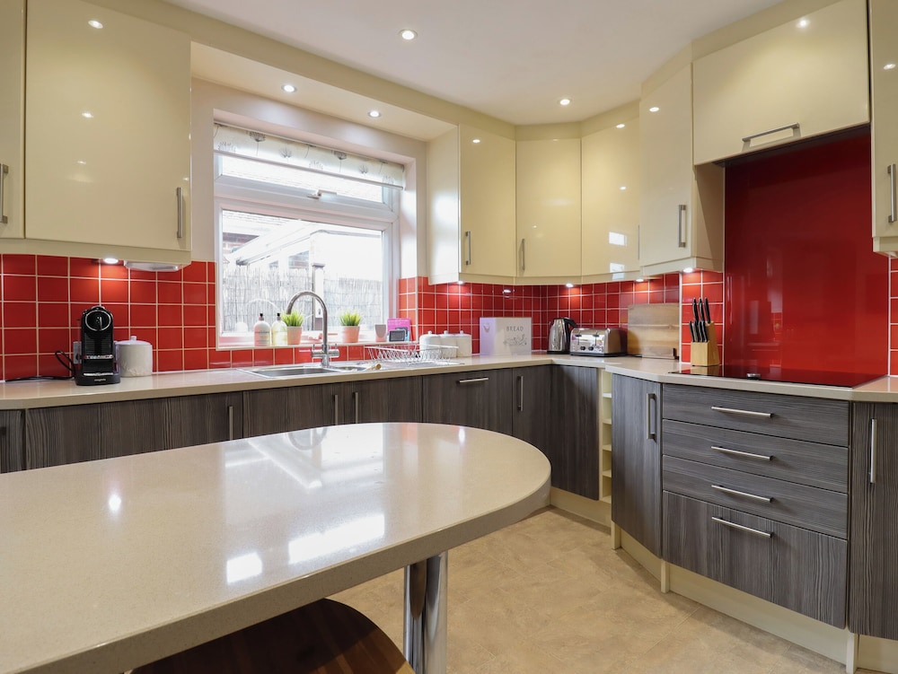 256 London Road