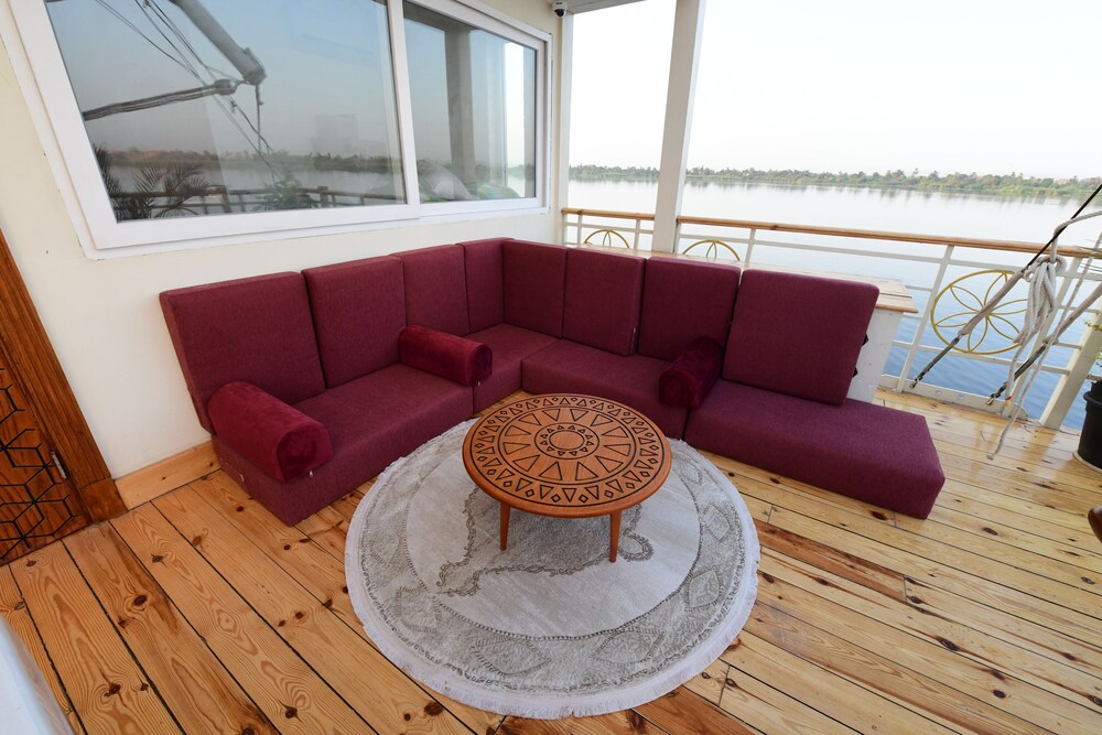 Azhar Dahabiya Luxury Suites
