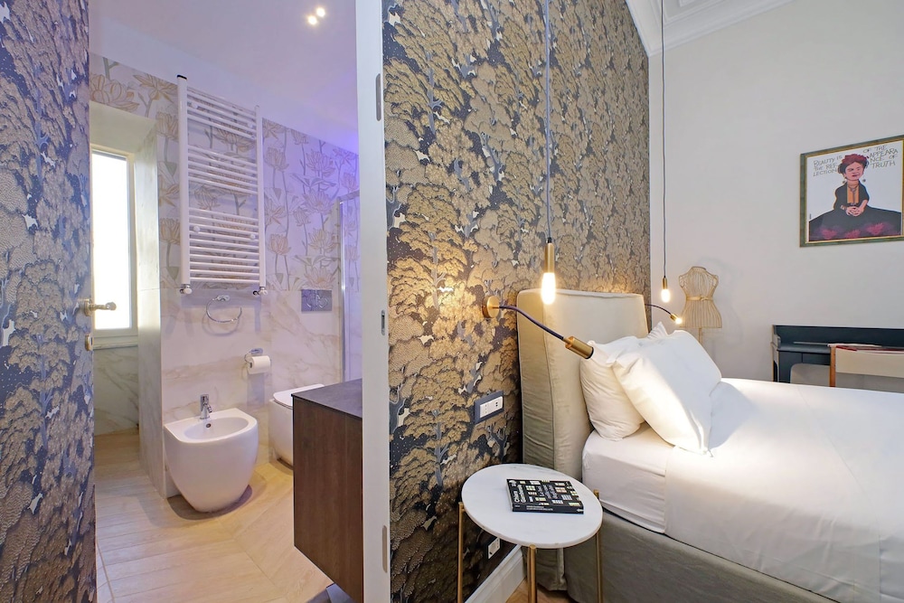 Rare Large and Elegant Rome Apartment in Prati Neighborhood Perfect for Families or Friends