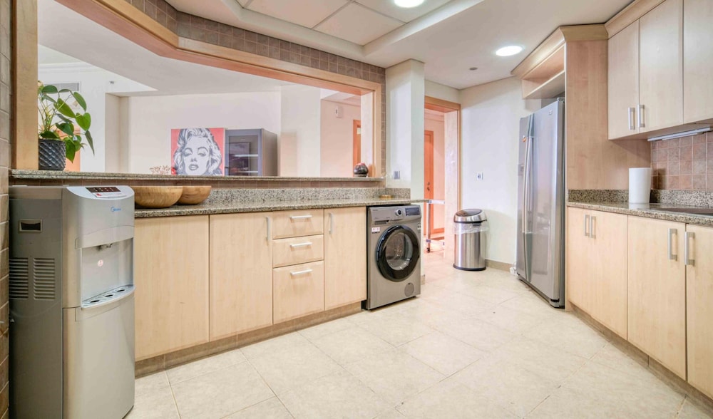 Chic Beachside 3BR Living at the Palm