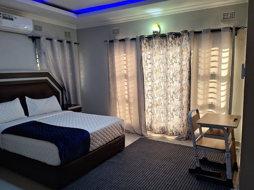 GATOMA EXECUTIVE LODGE