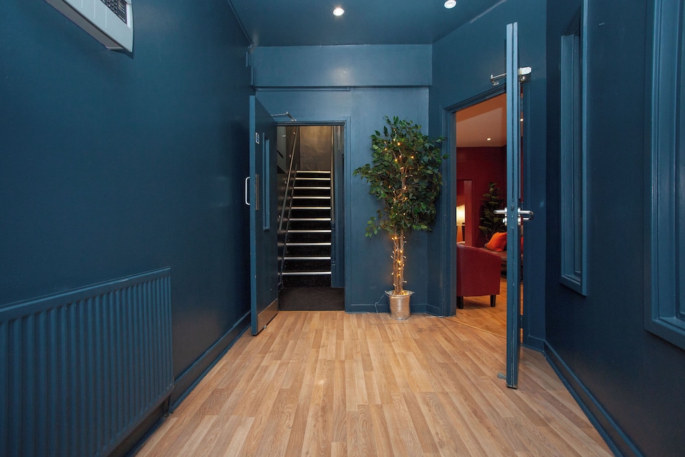 higgihaus 107 Sleeps 4 Monday - Friday