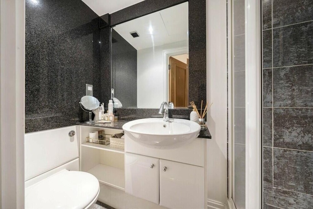 Riverside Retreat in Central London