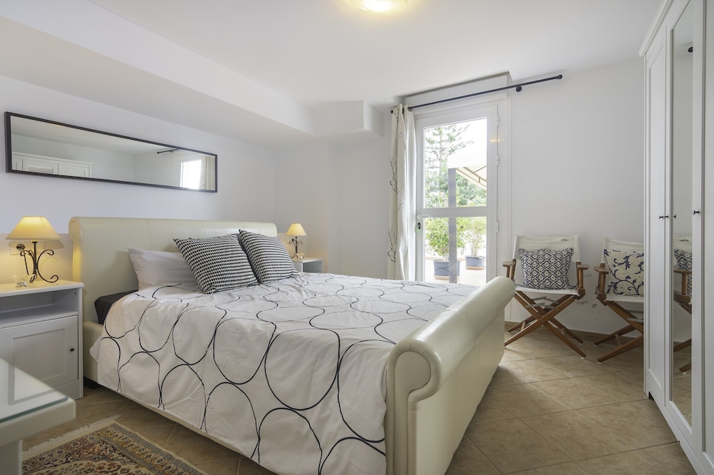 Wonderful Villa Near Beach view 4