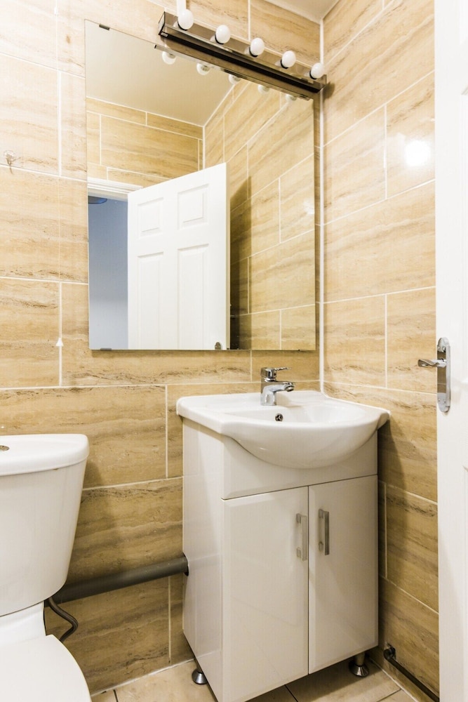 Fast Wifi Pet-friendly Sleeps 6
