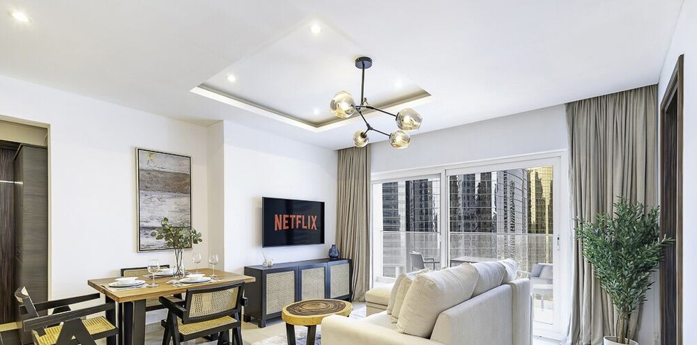 LUX The Bonnington JLT Suite 2
