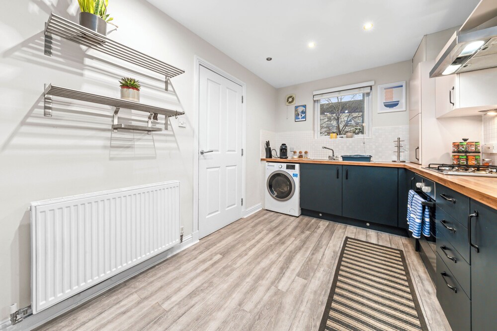 Urban Elegance 5-Bed Glasgow Home