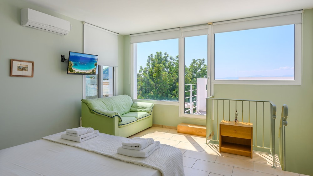 VIP Villa Panoramic Seaview Close to Beaches