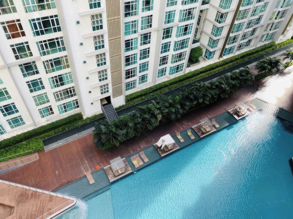 Central Residence - Free Gym Pool
