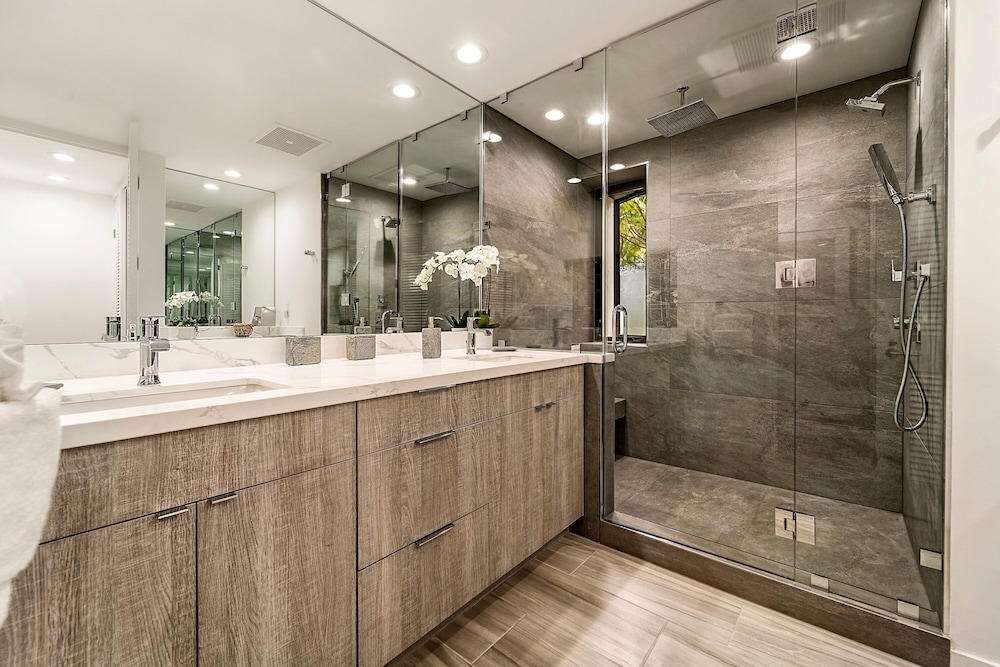 Beautifully Remodeled - Concierge Included - Spectacular View - Vrkcv