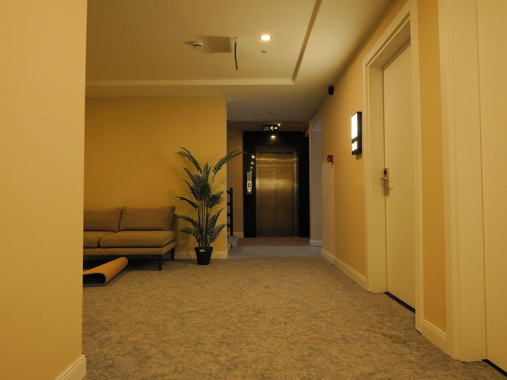 Bonnie City Hotel - Image 37