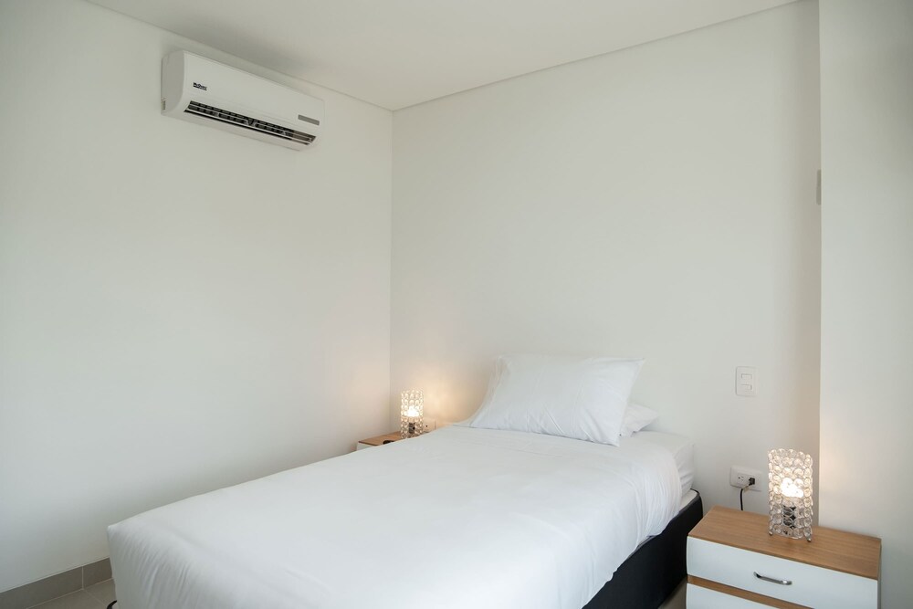 w Comfy 2BR w Ocean View and Pool in CTG