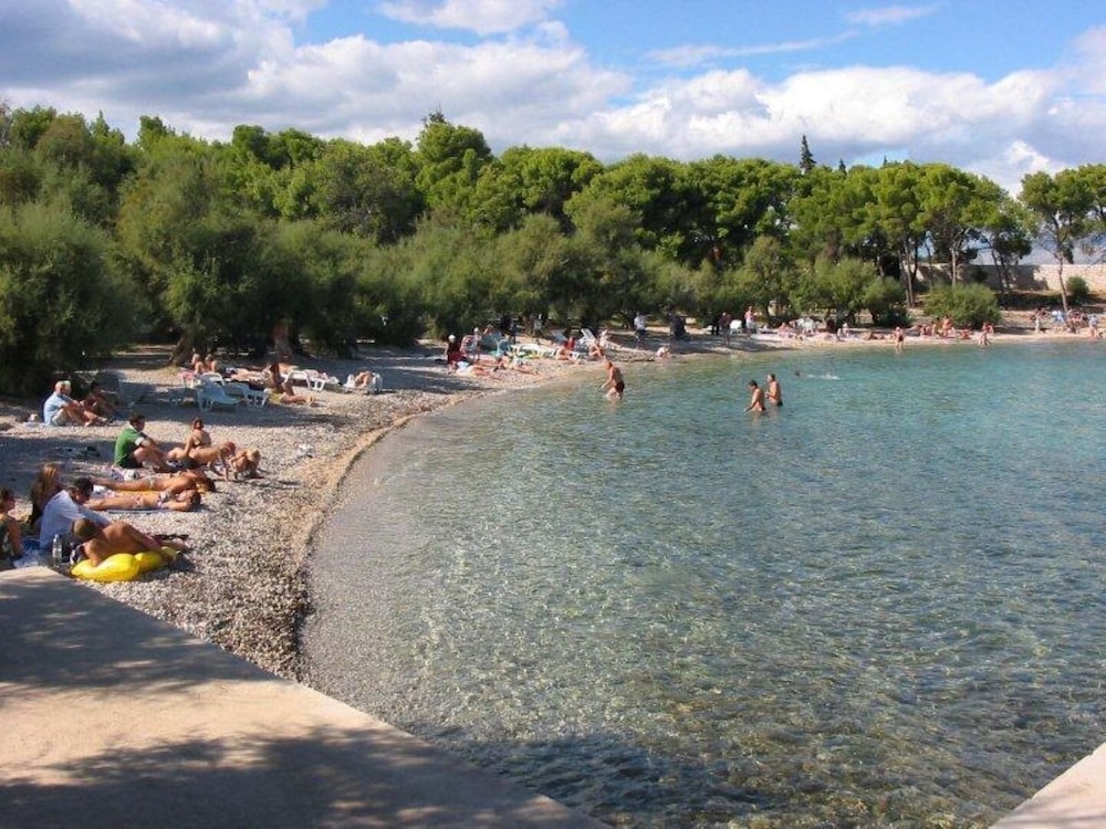 Val - 300 m to the Beach - A2