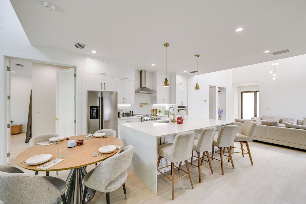 Walk to Celebration Park: Naples Home w/ Pool!