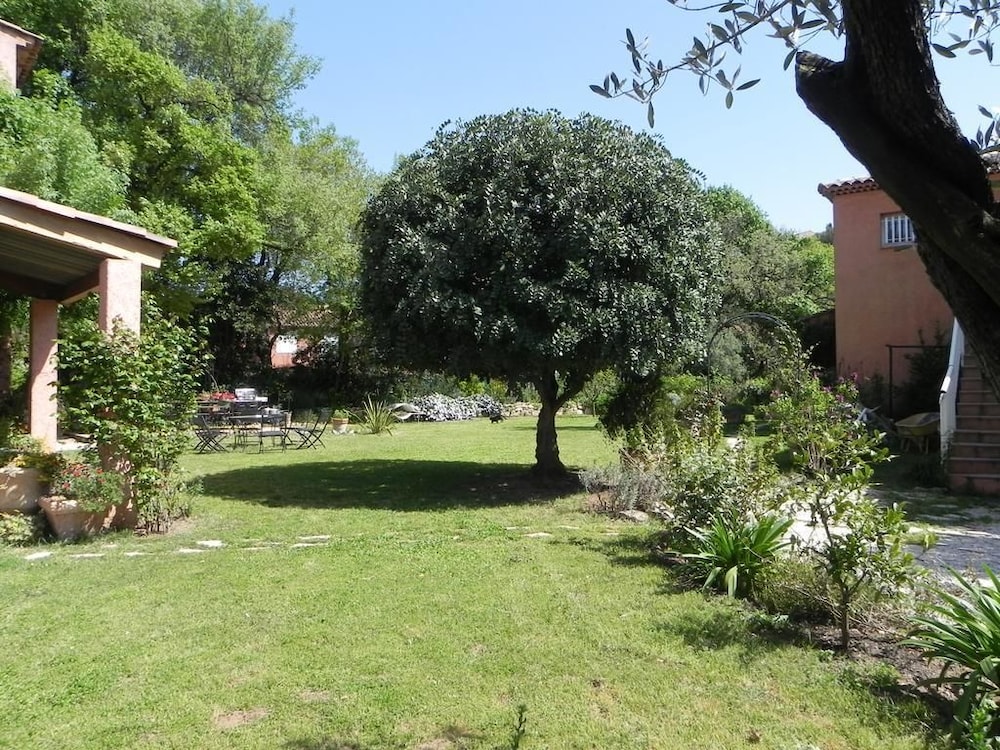 Le Clos Des Vignes