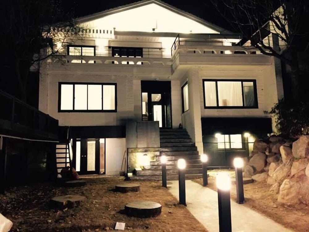 House740
