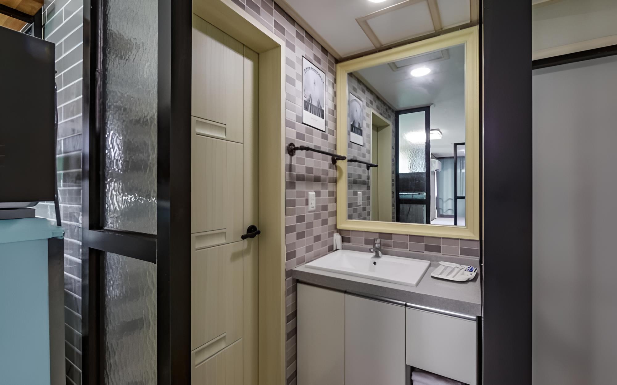 Photo 33
