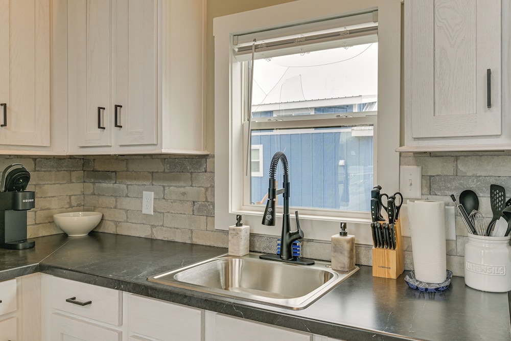< 1 Mi to Marina: Pet-friendly Lake Norman Home!