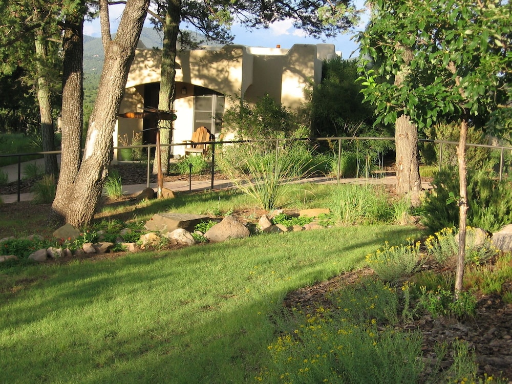 Bear Mountain Lodge