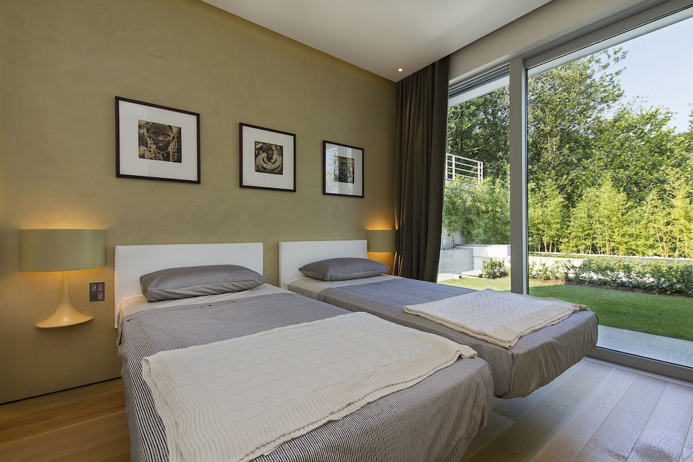 Modern Oasis Overlooking Lake Maggiore