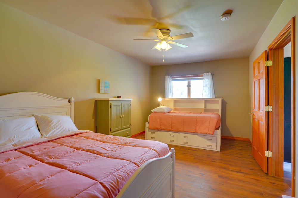 Expansive Retreat on 5 Acres in Shakopee! view 4