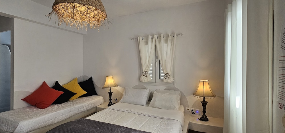 Santorini Studios Pleasure By The Sea view 5